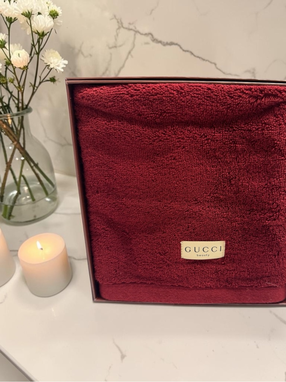 🎡🎡🎡 NIB- Gucci Beauty Burgundy Plush Hand Towel with Gold Logo